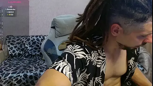 Offline Aestheticguy101 on StripChat