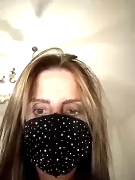 Offline Akemi_rossi on StripChat