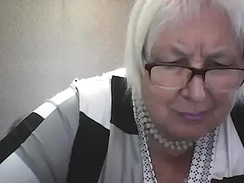 Offline Alexia64231 on StripChat