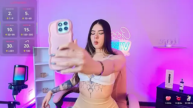 Offline Alice_Vixen on StripChat