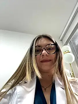 alicee16 on StripChat