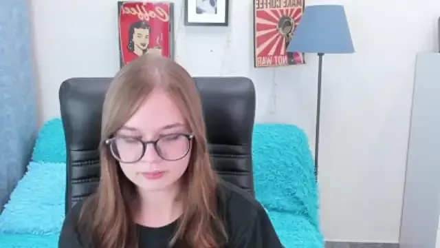 Offline AlicePopsy on StripChat