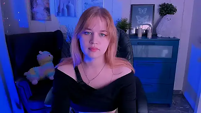 Offline AlicePopsy on StripChat