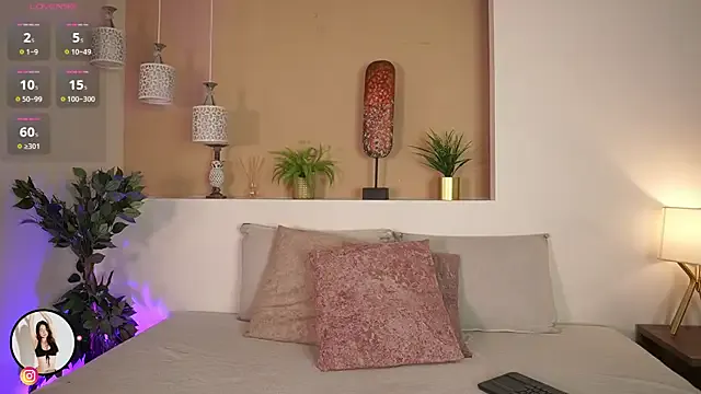 Freechat alison222_ on StripChat