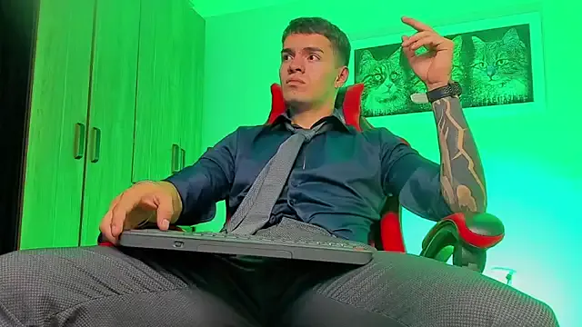 Offline ALPHA_DOMINUS_ on StripChat