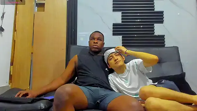 Offline Amun_obsidian on StripChat