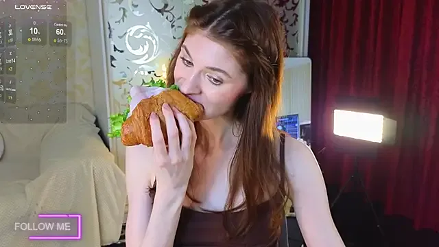 Offline Angell_Wild on StripChat