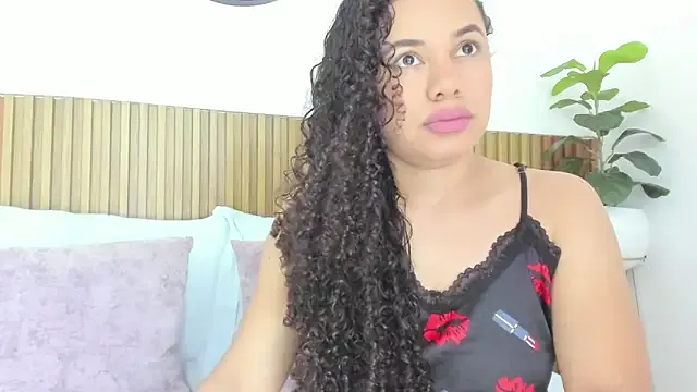 Offline angie_leonn on StripChat