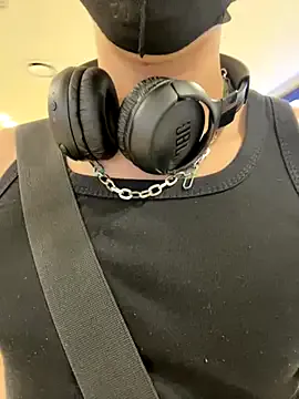 Offline anhkiet_huang on StripChat