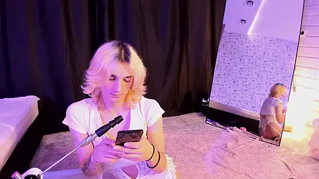 Anjela_Botton — Fuck machine in ass