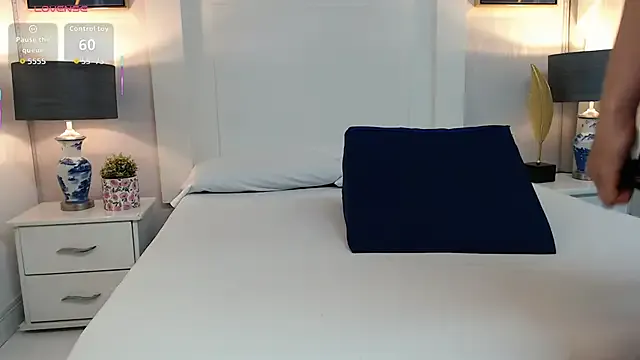 Offline AriaSolen on StripChat