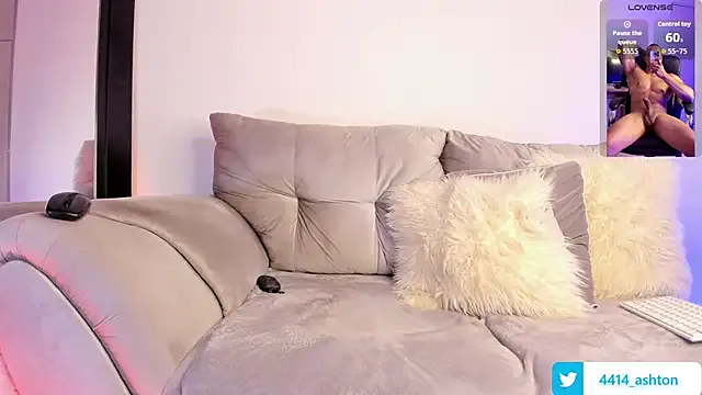 Offline AshtonnSummer on StripChat