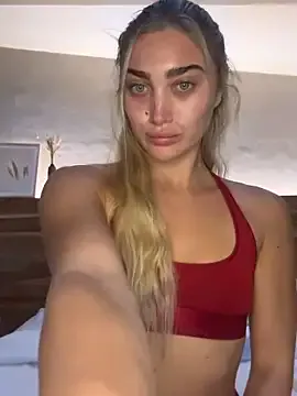 Offline Aurii_Angel on StripChat