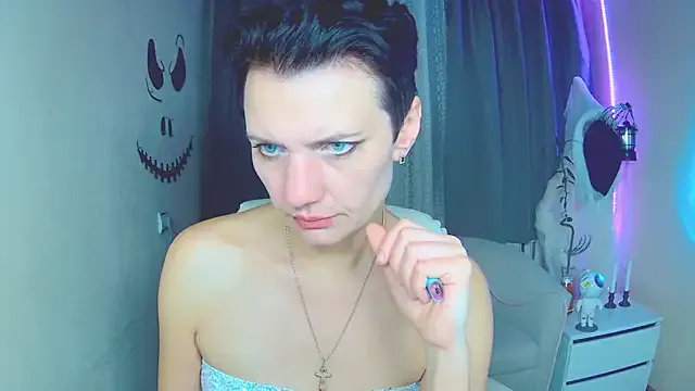 Freechat AvaSaturnian on StripChat