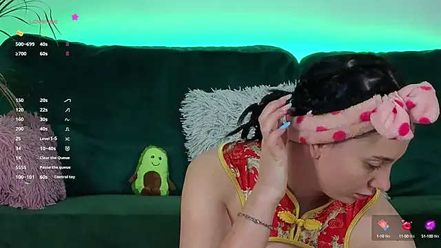 Freechat Avery-- on StripChat