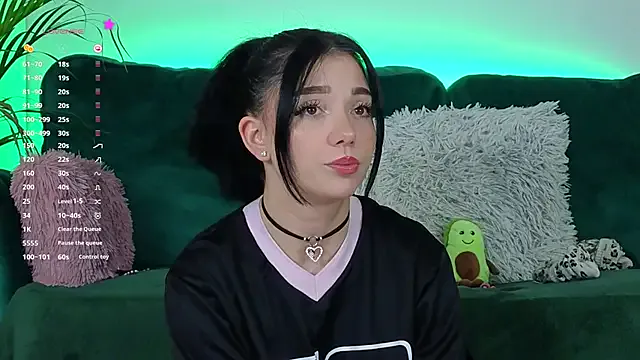 Freechat Avery-- on StripChat