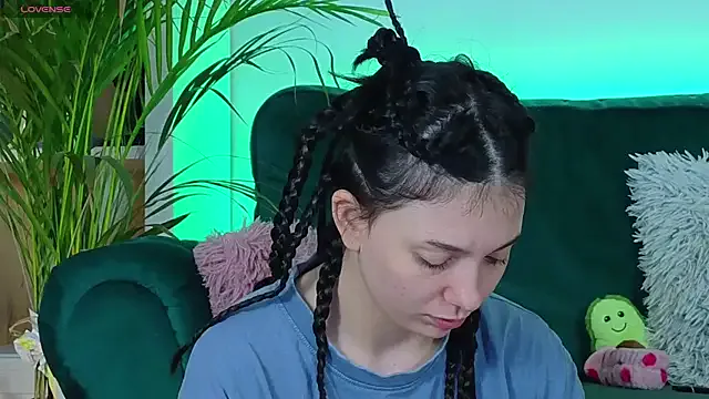 Freechat Avery-- on StripChat