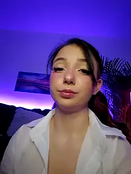 Freechat Avery-- on StripChat