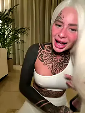 Offline bambixboo on StripChat