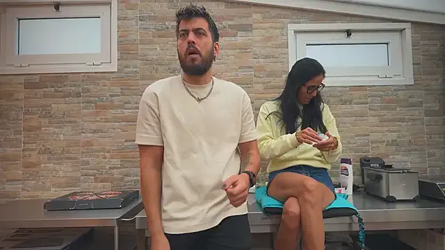 Offline barfantasy on StripChat