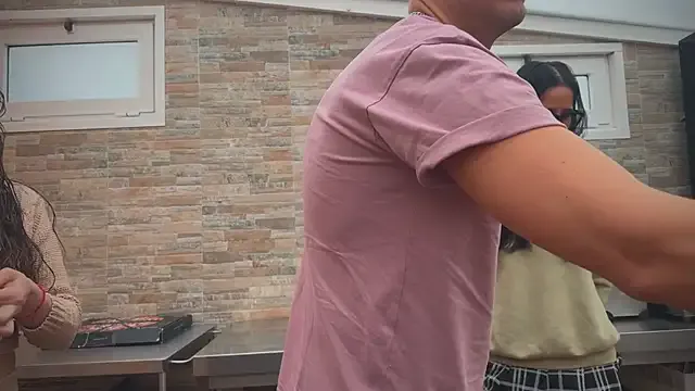 Offline barfantasy on StripChat