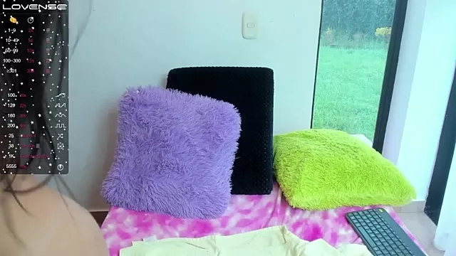 Bessie32 on StripChat