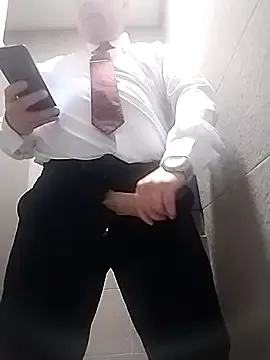 Offline BigCristh79 on StripChat