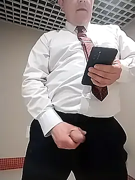 Offline BigCristh79 on StripChat