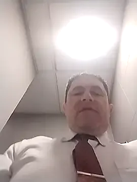 Offline BigCristh79 on StripChat