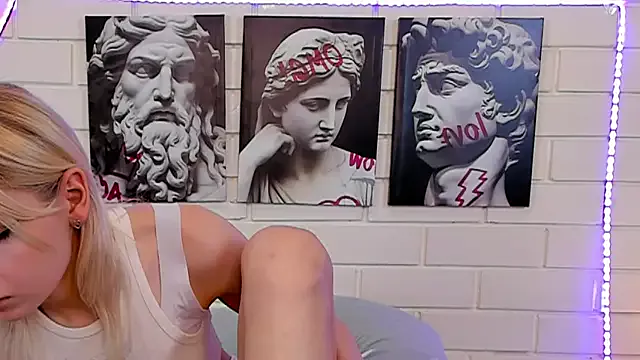 Freechat Blondy_Fina on StripChat