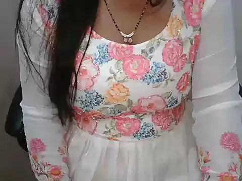 Freechat bold_naina on StripChat