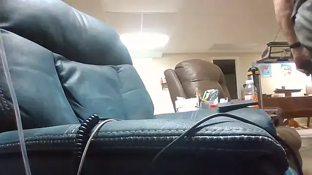 Offline bootlegmanz on StripChat