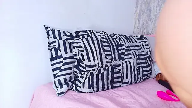 Brandhy_v on StripChat