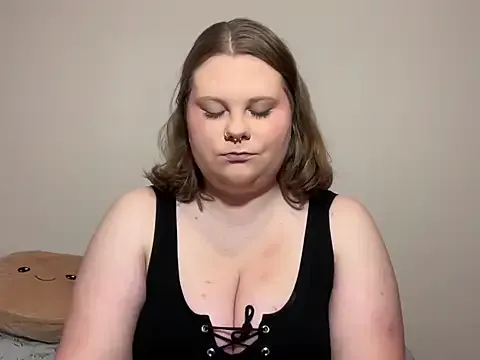 Offline BriannaFlirty on StripChat