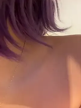 Capricho_01 — Playing with boobs