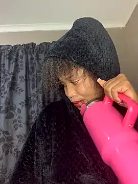 Offline cardibabe on StripChat