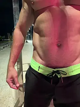 Offline CasadoLutadorBigStuds on StripChat