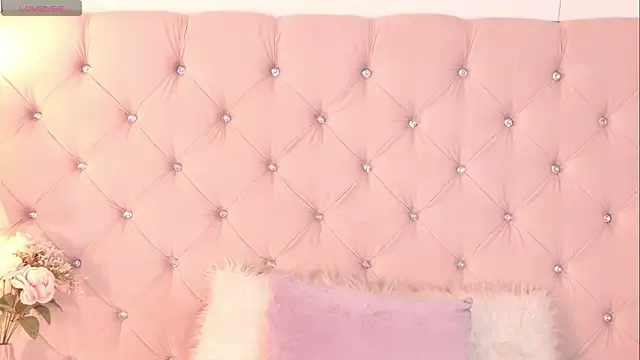 Offline CaterinaRomano on StripChat