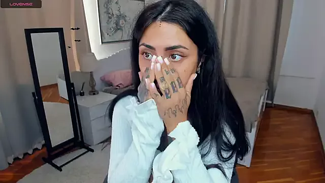 Offline CharimgSabrina on StripChat