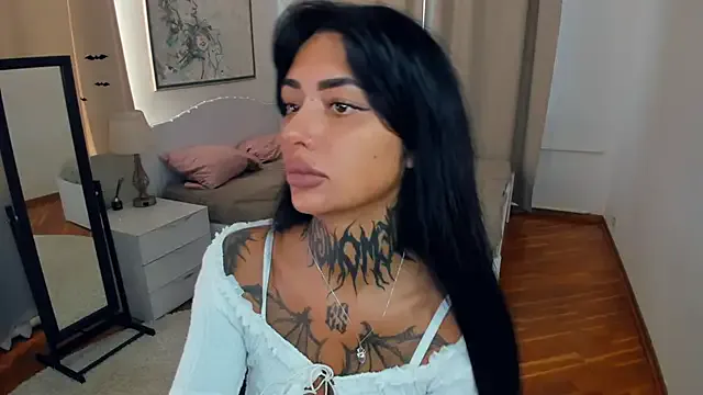 Offline CharimgSabrina on StripChat