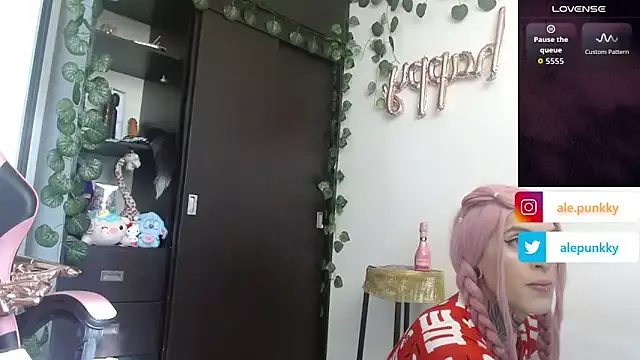 Freechat charlotbelucci_ on StripChat