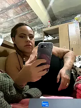 Offline Chloe_Leaozinho on StripChat