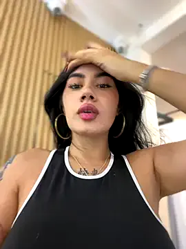 Offline clarachanelricek on StripChat