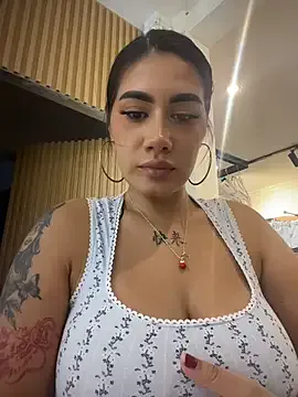 Offline clarachanelricek on StripChat