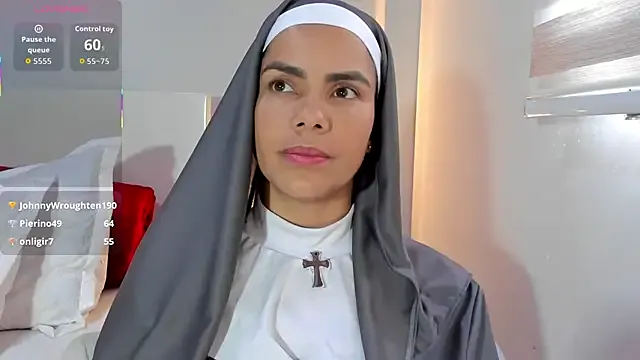 ClaraMariaMon on StripChat