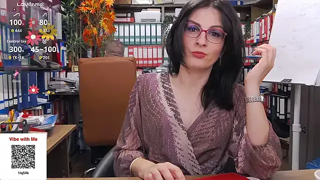 Offline classyladyrellax on StripChat