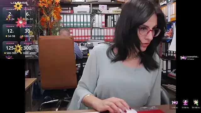 Offline classyladyrellax on StripChat