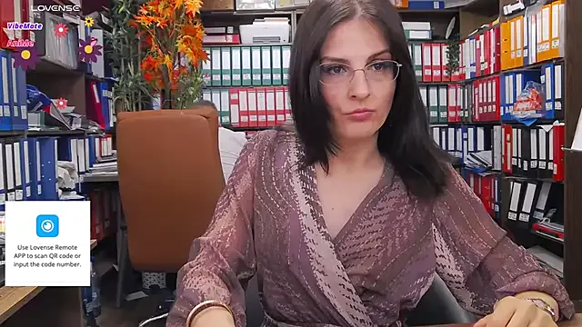 Offline classyladyrellax on StripChat