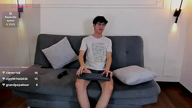 Offline Cum_hunters on StripChat