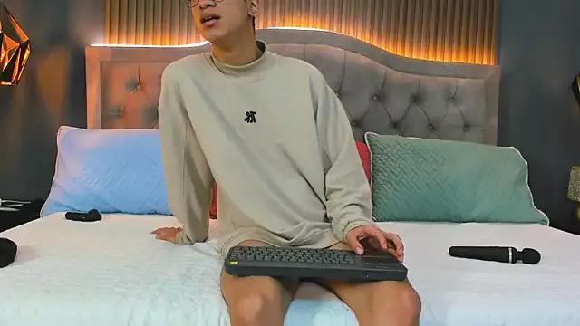 Offline Cum_hunters on StripChat